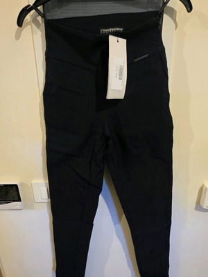 Pants new, size XS / 34 / 6