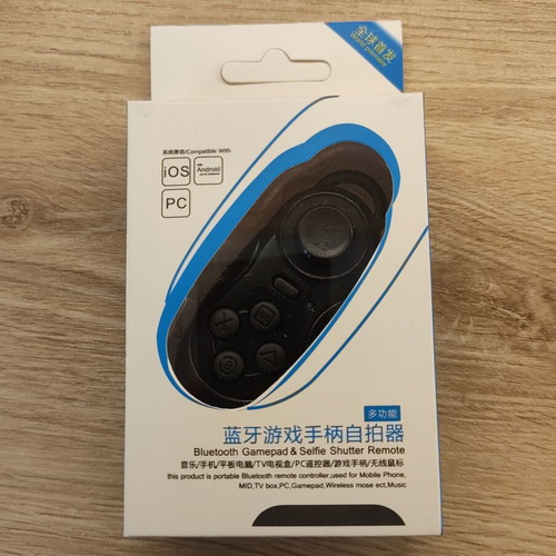Shinecon VR Headset with Bluetooth Remote new in box