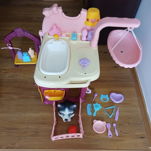 Pet care set used with accessories for feeding and bathing