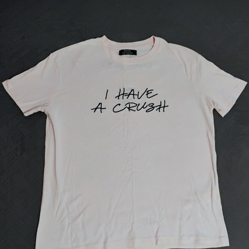 Bershka T-shirt I Have A Crush On Me soft pink XS like new