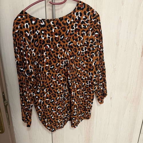 Blouse 3/4 sleeve size large like new