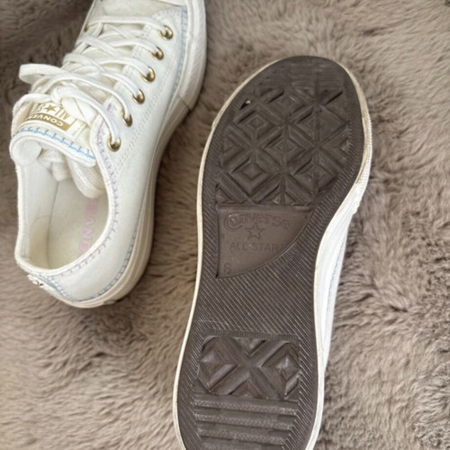 Converse Chuck Taylor Cotton White Sneakers Size 39 EU Like New