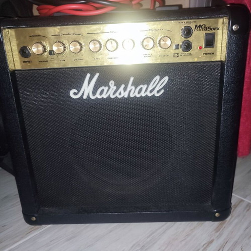 Marshall MG15DFX guitar amplifier like new with delay and reverb