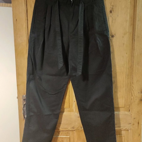 Black high-waisted Mango pants like new with belt