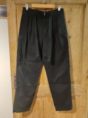Black high-waisted Mango pants like new with belt