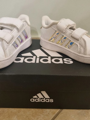 Adidas Grand Court I baby sports shoes size 20 like new