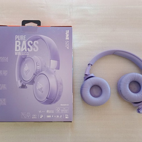 JBL Tune 520BT wireless on-ear headphones like new, purple