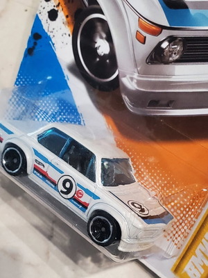 Hot Wheels BMW 2002 2011 σφραγισμένο