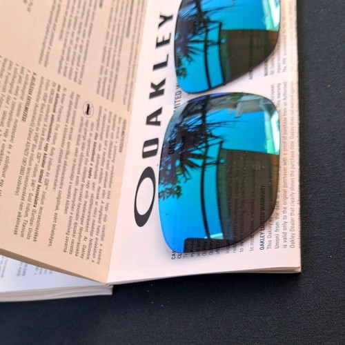Oakley Fuel Cell Deep Blue Polarized 009194-02 lenses new