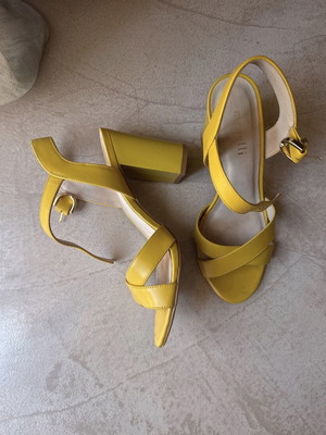 Minelli yellow leather sandals heel 9.5 cm like new