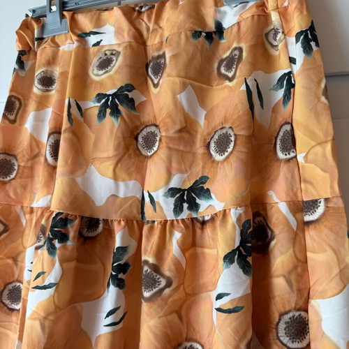 Skirt and top set orange, new