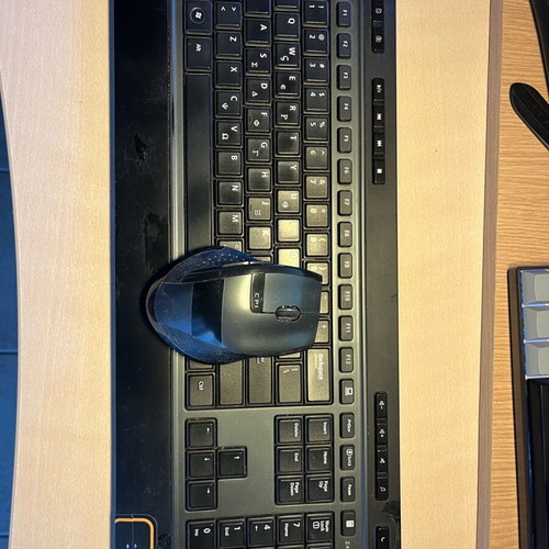 Logitech wireless mouse keyboard and speakers set like new