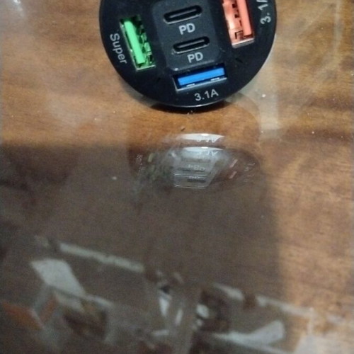 Car voltmeter and 5-port charger, 3 USB + 2 Type-C