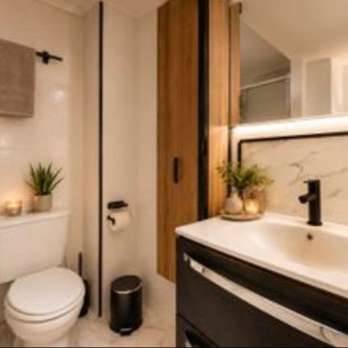 Apartment 104 sqm in Piraeus with 3 bedrooms and renovated yard 25 sqm