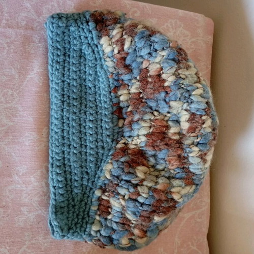 United Colors of Benetton hat like new, multicolor