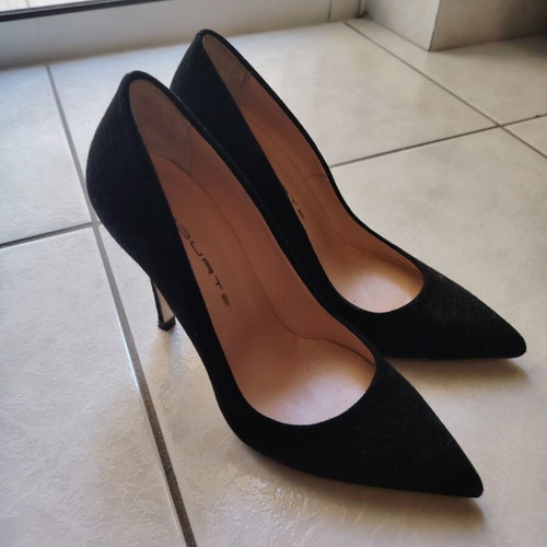 Mourtzi black suede pumps size 38