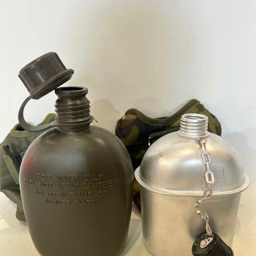 Military Canteen Set used, plastic and metal, 21x14 & 18x14 cm