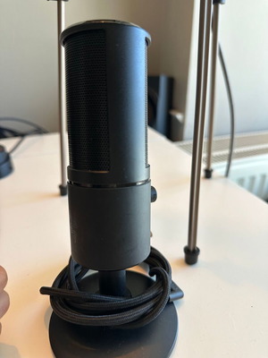 Razer Seiren X microphone like new