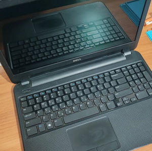 Dell Inspiron 15 3521 лаптоп