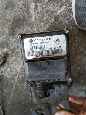 VW Passat B6 ABS pump used 3C0614109P