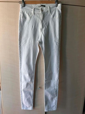 Λευκό τζιν Super High Waist Stradivarius σαν καινούργιο, μέγεθος M