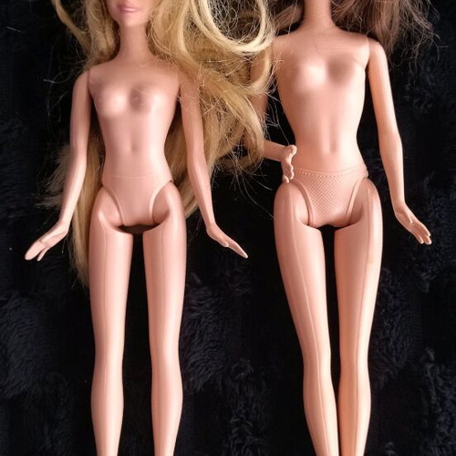Barbie Mattel dolls like new, set of 2