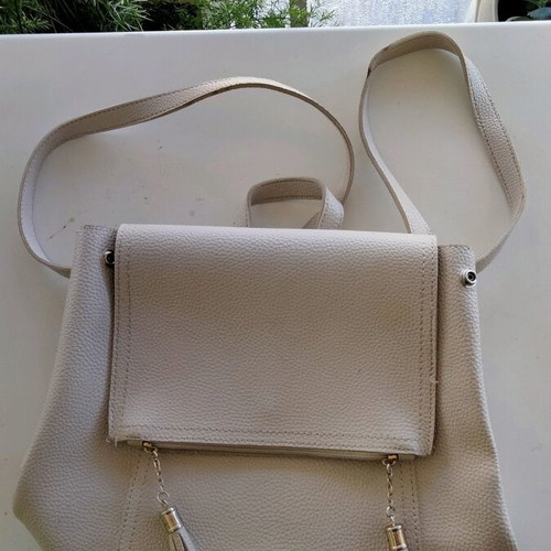 Women's backpack in beige/cream color like new