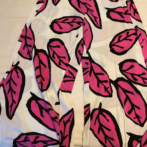 Printed pants like new, pink with elastic waist