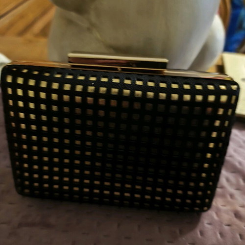 Women's clutch like new, with chain, gold