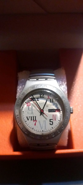 Автентичен винтидж SWATCH ШВЕЙЦАРСКИ ИРОНИЧЕН ЧАСОВНИК от алуминий с дата