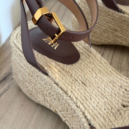 Zara sandals new, size fits 37, platform style