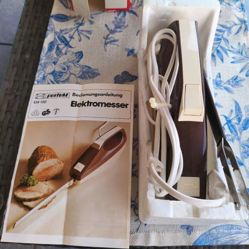 Electric knife unused