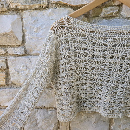 Handmade Beige Cropped Knitted Sweater new, size M