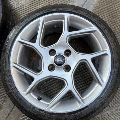 Ford Fiesta ST mk8 17-inch wheels with tires like new