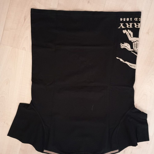Burberry T-shirt unisex like new, black, sizes S and M