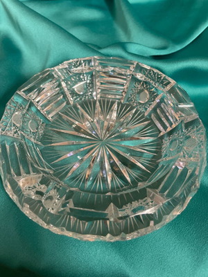 Κρυστάλλινο πολύτιμο τασάκι καινούργιο χειροποίητο με υπέροχα σχέδια