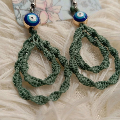 Macrame handmade green dangling earrings new
