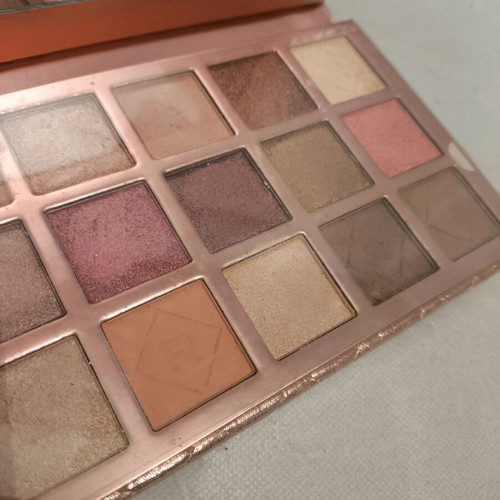 Makeup Revolution palette like new with 4 new beauty blenders