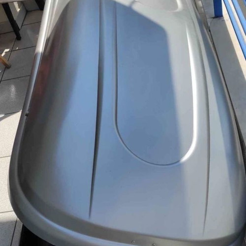 Car roof box used 480 liters with easy installation