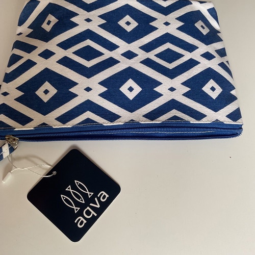 AQVA SUMMER CLUTCH / TOILETRY BAG
