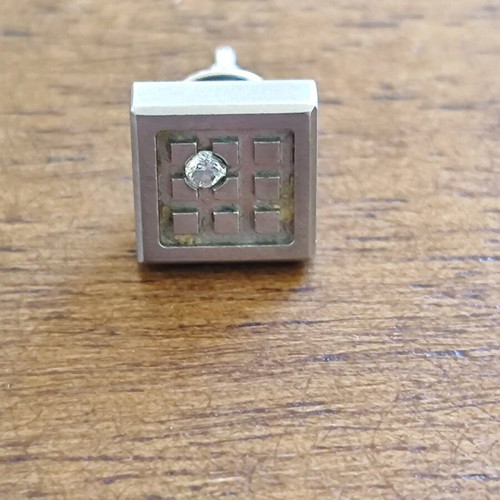 Stainless steel earring like new with diamond stud