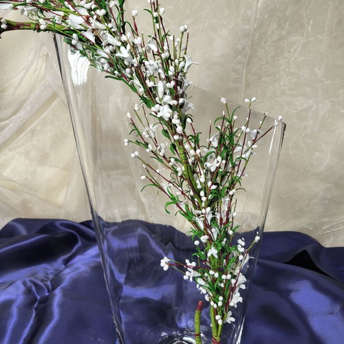 Large Crystal Floor Vase like new, modern asymmetric design, 50cm