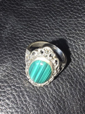 Women's silver ring like new