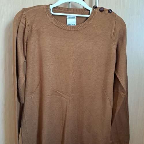 Pull & Bear women's blouse size L like new, brown, button detail