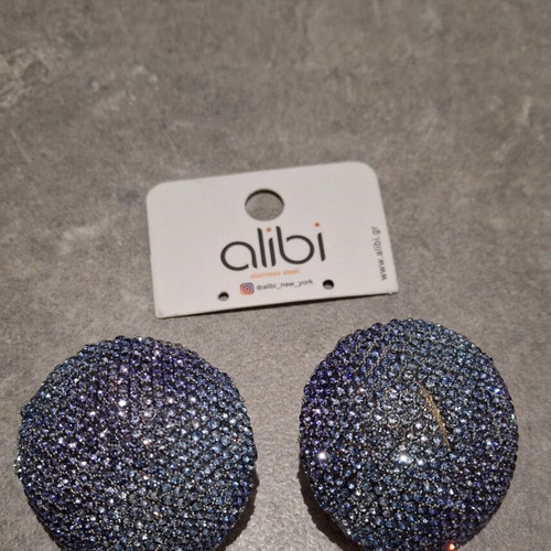 Alibi New York stud earrings new, silver with rhinestones
