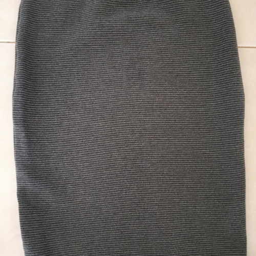 Pull & Bear Gray Midi Elastic Skirt like new, size M 38 10