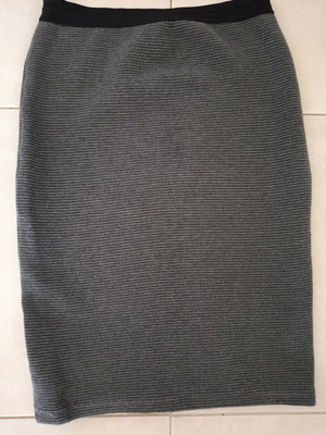 Pull & Bear Gray Midi Elastic Skirt like new, size M 38 10