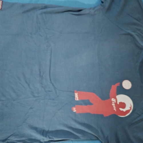 T shirt Onitsuka Tiger size L like new, blue and red