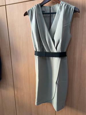 Dress Toi&Moi size M, like new, grey with elastic belt