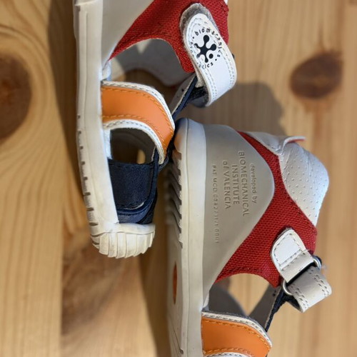 Biomechanics sandals size 20 unisex, like new